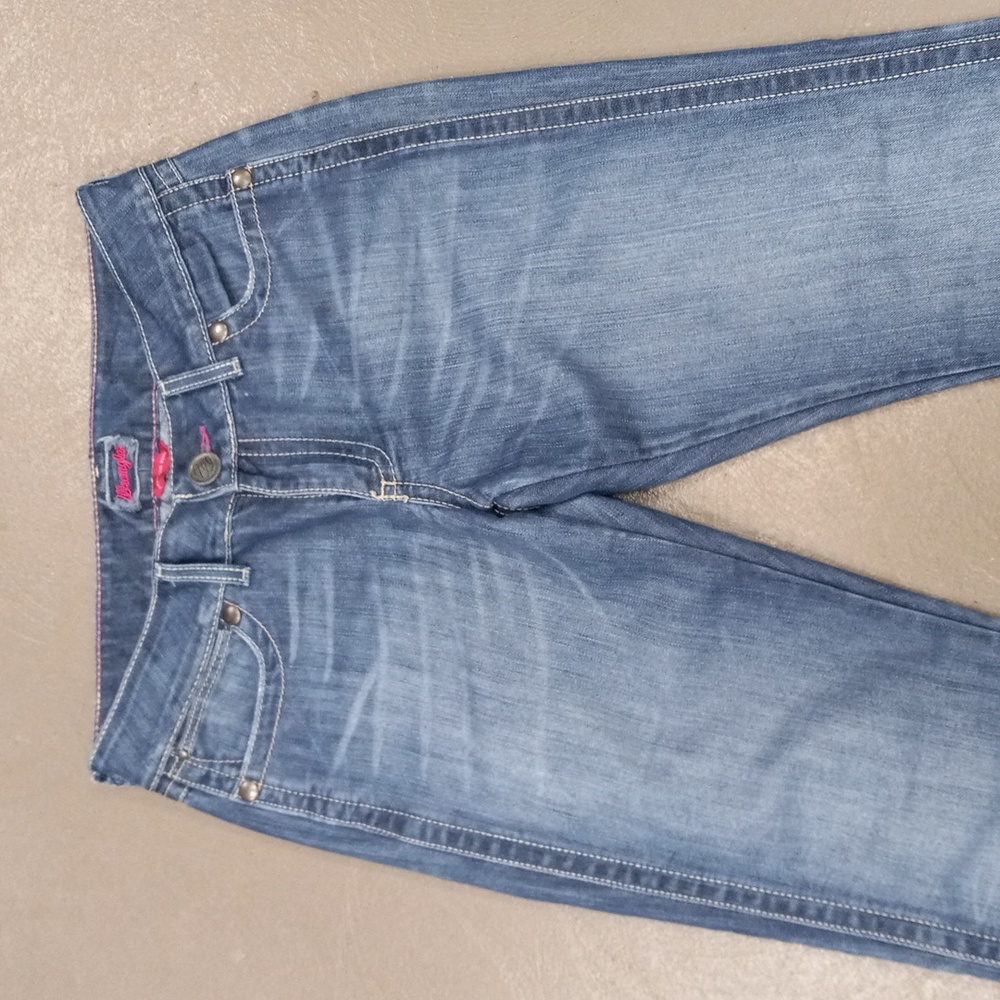 WRANGLER PREMIUM PATCH DISTRESSED BOTTOM BLUE JEANS